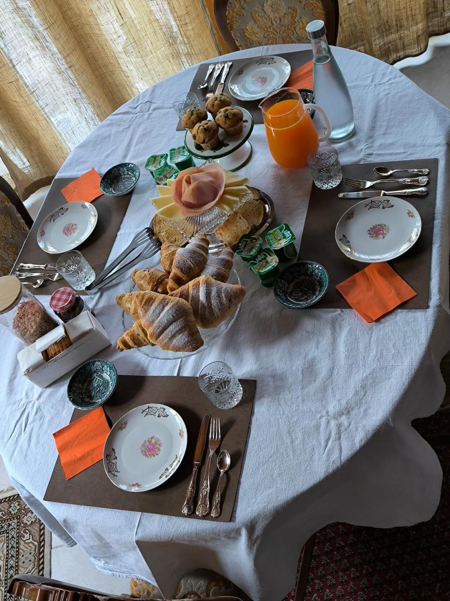Castelguelfo Le Piante Di Casa Samar Bed & Breakfast エクステリア 写真